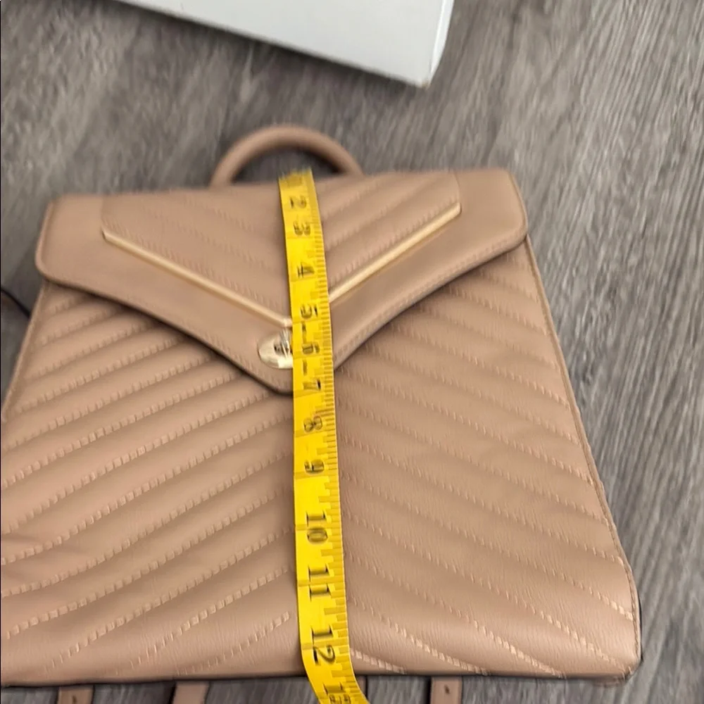 N/A this stylish